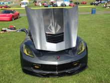 check out the shadowing vinyl i put on the lower body line. that pic is not photoshopped