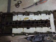 2009 4 22 (2)
Leaky valve covers being fixed
No oil sludge or deposits
