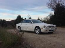 Replaced the Gold Plated Grill with a White-Body-Color grill.