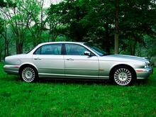 2005 XJ8 VDP Platinum/Black
