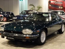 Le Mans model is pre-facelift XJ-S. I love this style.