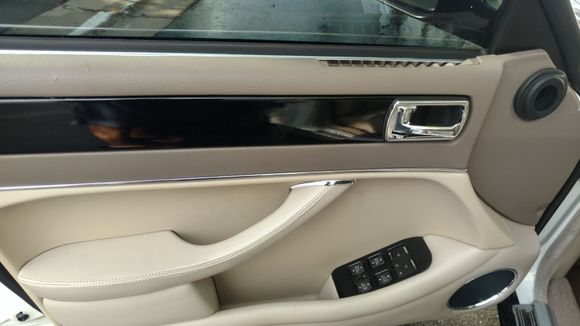 Interior wood is wrapped in 3M 1080 Gloss Black for an updated look and feel.