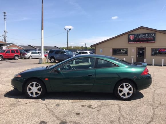 My buddy says it reminds him of another big cat, the 2000 mercury cougar. Heres one in BRG. It is sad that these designs came before the x150. I dont care though, the Jag is not any of those crappy front wheel drive cars