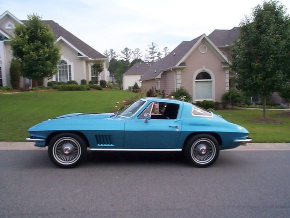 427/435 M21 Close Ratio, 4:11 posi. All original drivetrain. It was a rocketship. We called it the "435 animal".