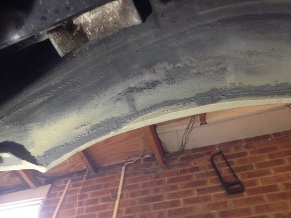 I saw some one do this awhile back and had forgotten this bodge (do away with the lip and weld a strip along wheel arch lip and inner arch)