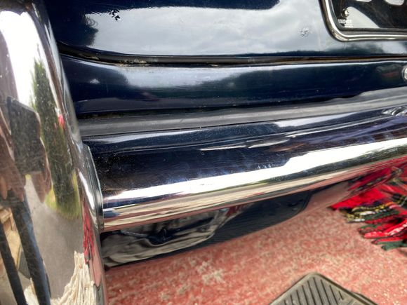 The rubber fits better towards the right-hand / offside. 