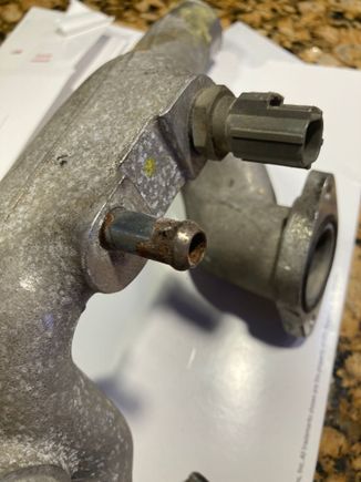 This is a later (2002 XJR) version of what you have. This one is a pressed in steel pipe. I believe that yours is the same as my daughters 98’ XJR which is molded in place aluminum. 