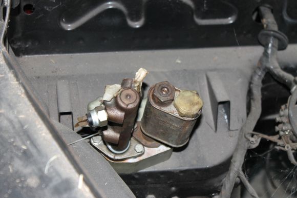 vw dual brake master cylinder in a manual mk1