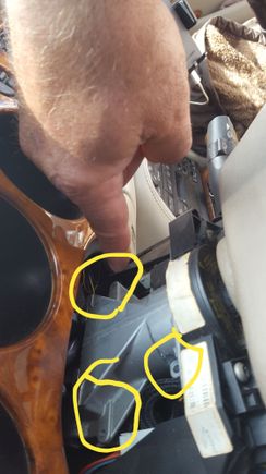 Non threaded holes for upper cowl shroud