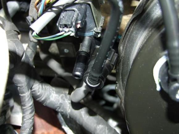 Step 5
Pinch in the sides on this connector and pull off