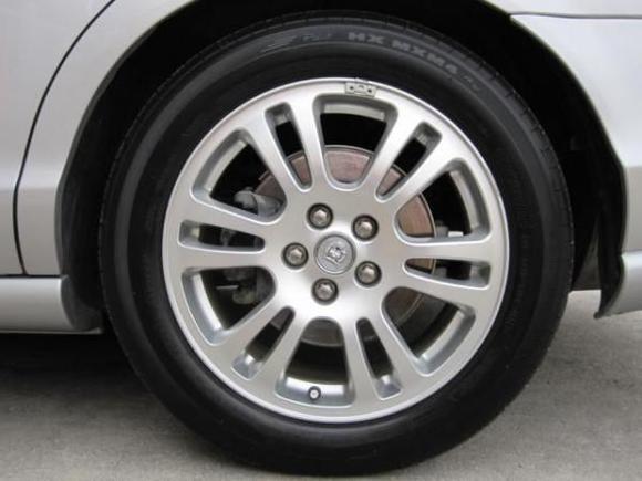 S-type 17&quot; mag wheels.