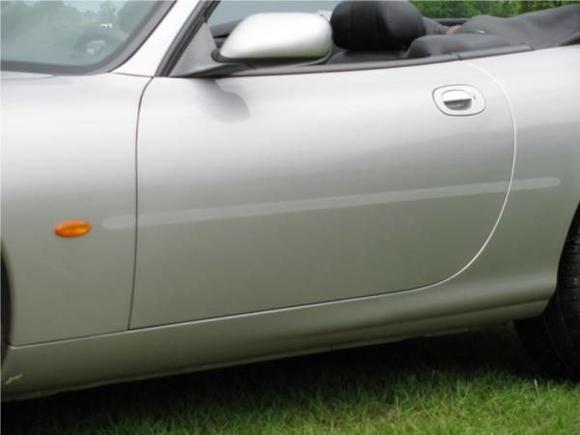 Here's a close-up. You can see how obvious the difference in paint color is.