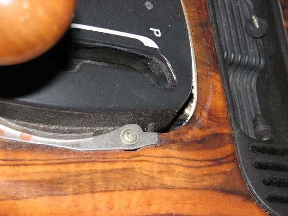 J Gate Surround Location Tag