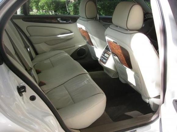 Jag XJ VDP 08 int b rt