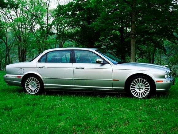 2005 XJ8 VDP Platinum/Black