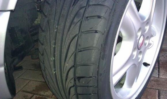 IMAG0005 Falken 245-40ZR 18 FK152