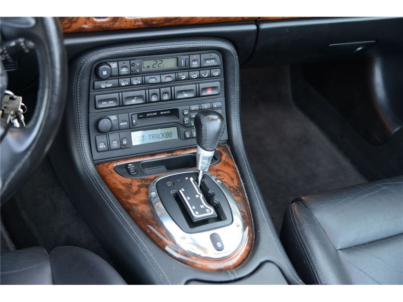 2004 Jaguar XKR - 2004 Jaguar XKR Convertible - Used - VIN SAJFA42B543A36885 - 8 cyl - 2WD - Automatic - Convertible - Gray - Victoria, BC V8Y1W2, Canada