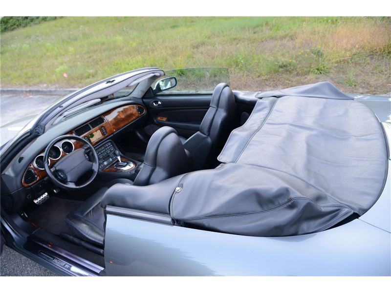 2004 Jaguar XKR - 2004 Jaguar XKR Convertible - Used - VIN SAJFA42B543A36885 - 8 cyl - 2WD - Automatic - Convertible - Gray - Victoria, BC V8Y1W2, Canada