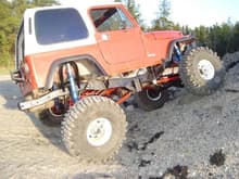 1993 YJ  350 TBI  Dana 60 front, 14 Bolt rear, Hydraulic steering, Triangulated 4-link front and rear,FOA coilovers