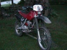 xr250, 285 stroker engine, suspension lift, open pipe. monster

oh mah god I MISS THIS THING it hasnt ran in like 4 years :(