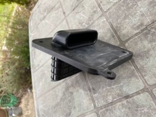 Inlet pipe mounted in the airbox lid.