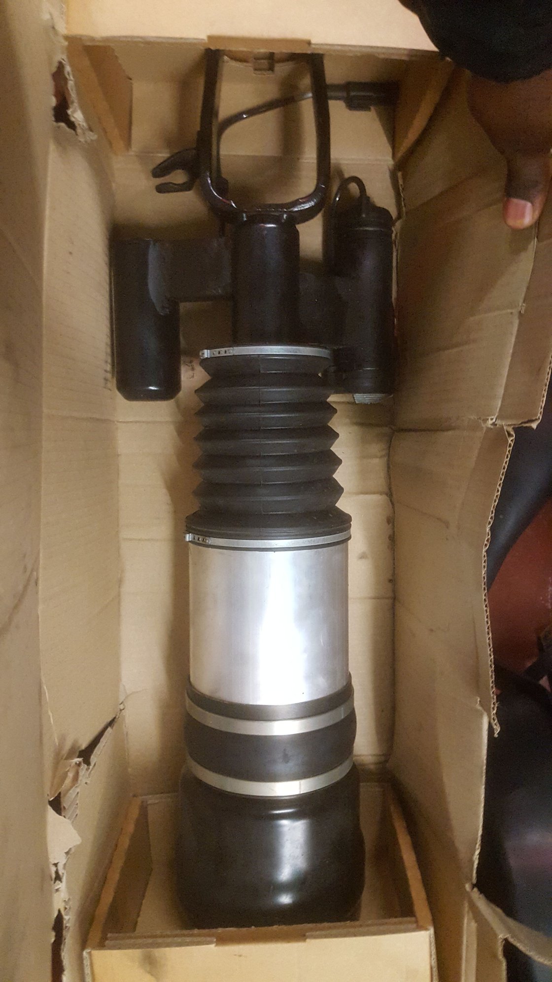 Steering/Suspension - Almost New Air Strut For Sale. - Used - 2004 Mercedes-Benz E500 - Bronx/brooklyn/queens/manhattan, NY 11226, United States