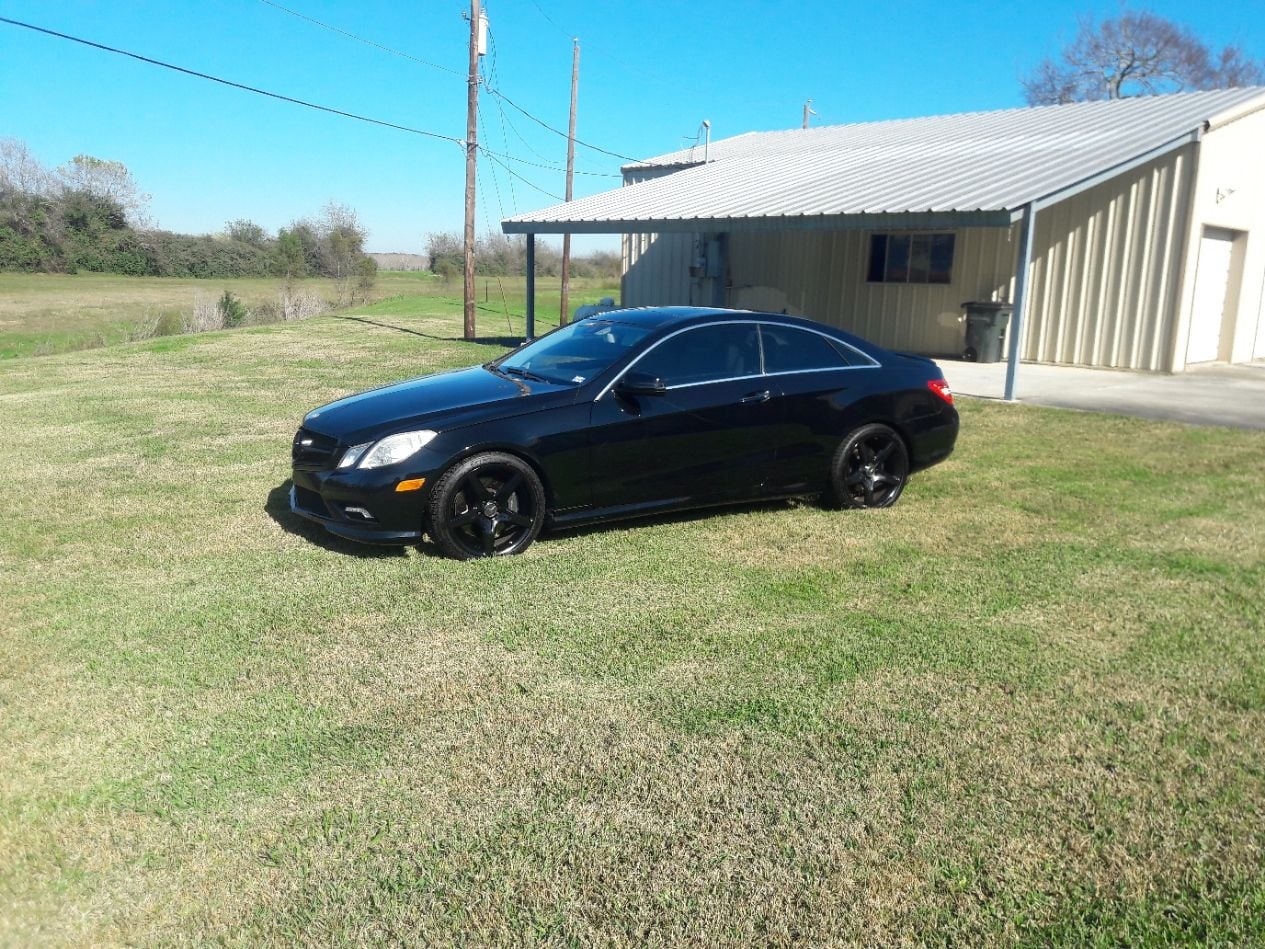 2010 Mercedes-Benz E550 - 2010 e550 coupe, 42,000 miles, all black - Used - VIN WDDKJCB4AF032546? - 44,000 Miles - 8 cyl - 2WD - Automatic - Coupe - Black - Santa Fe, TX 77510, United States