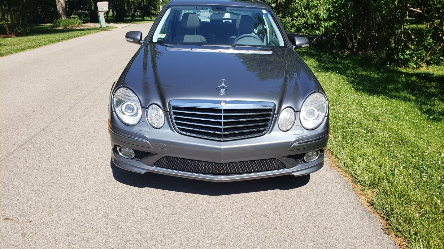 2009 Mercedes-Benz E550 - Super Clean, Low Mileage E550 4MATIC Sedan Grey on Grey - Used - VIN WDBUF90X49B433466 - 90,750 Miles - 8 cyl - AWD - Automatic - Sedan - Gray - Greene County, OH 45387, United States