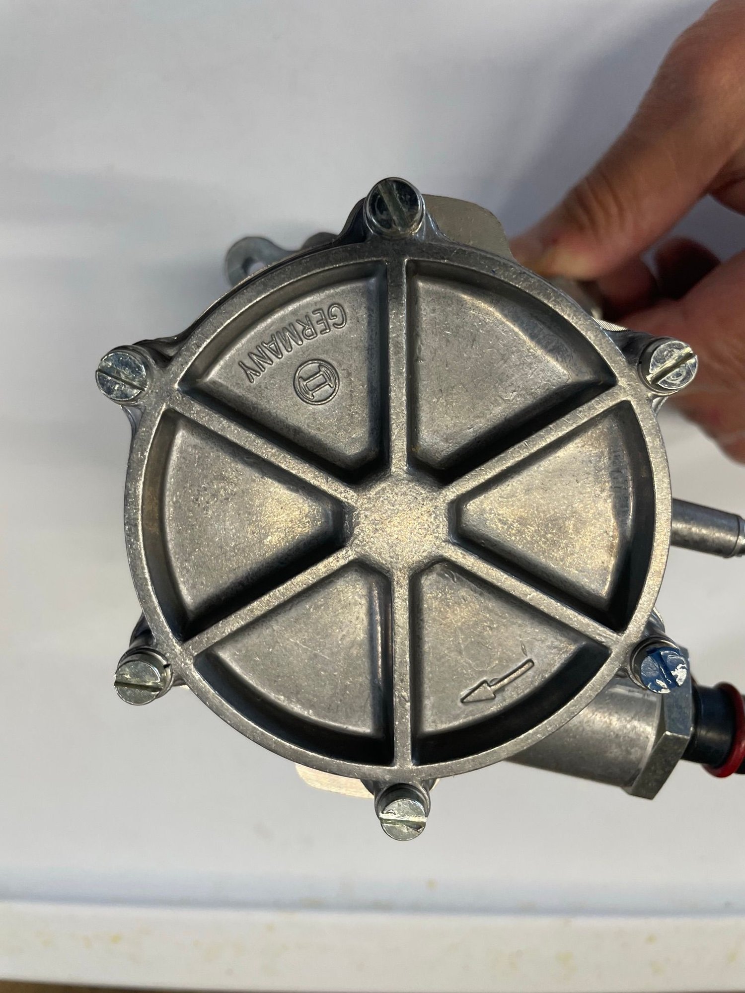 Engine - Intake/Fuel - BOSCH 0442201002 MERCEDES-BENZ A0010915201 W108 W109 W111 W113 FUEL PUMP - New - 1958 to 1972 Mercedes-Benz All Models - Brooklyn, NY 11235, United States