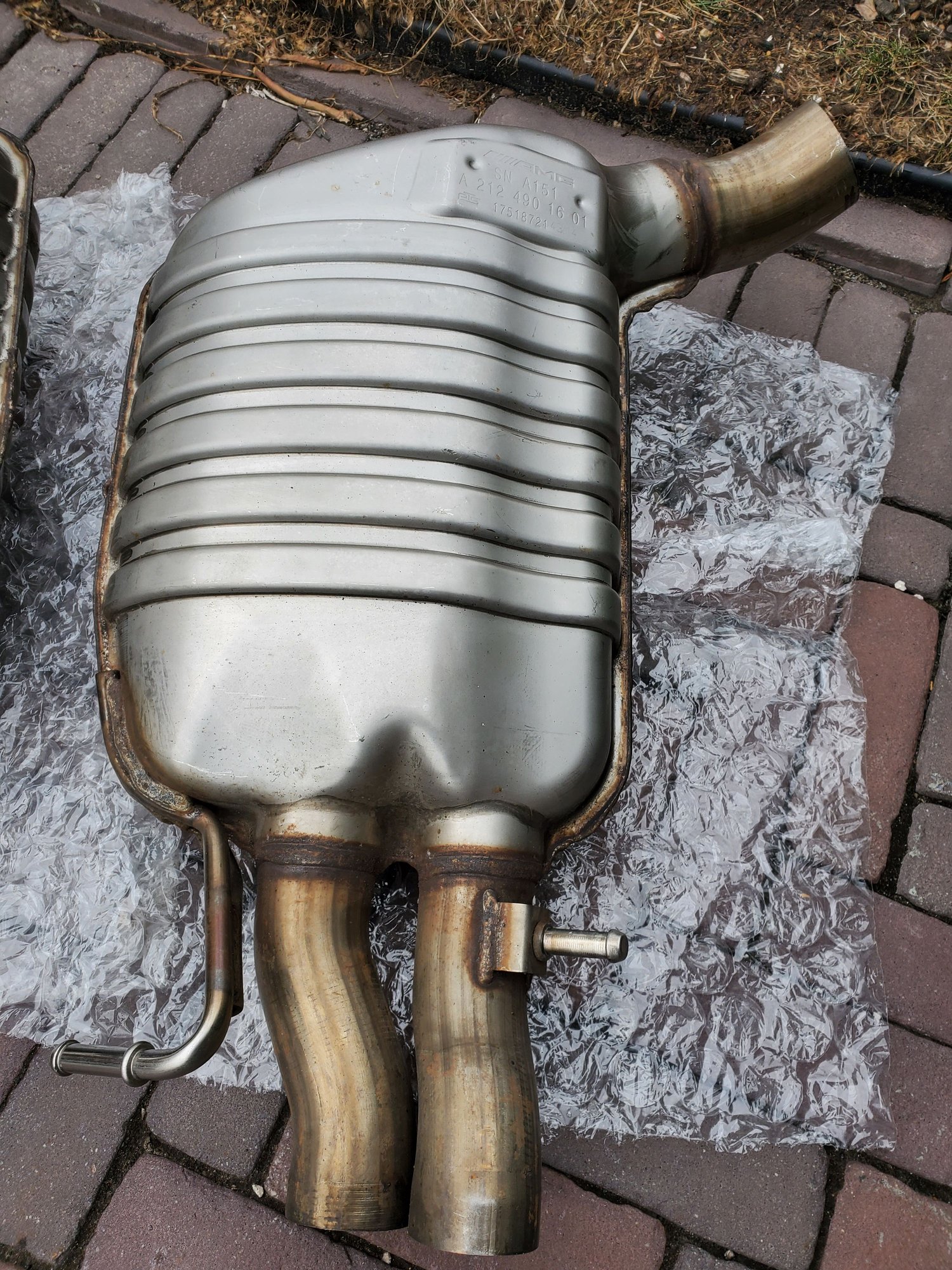 Engine - Exhaust - Mercedes E63 AMG mufflers - Used - 2012 to 2016 Mercedes-Benz E63 AMG - 2012 to 2016 Mercedes-Benz E550 - Toronto, ON M9R1H7, Canada