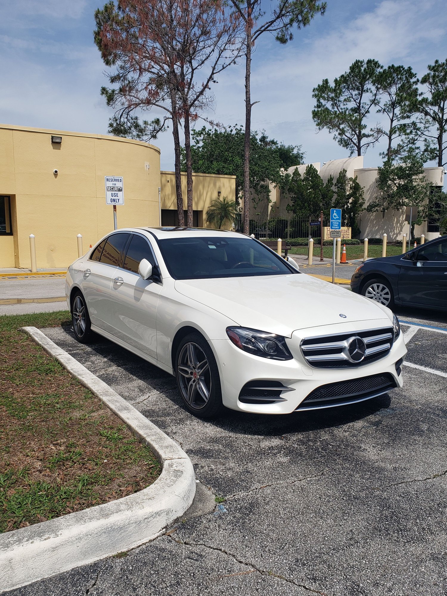2017 Mercedes-Benz E300 - 2017 E300 - Used - VIN WDDZF4JB5HA132356 - 32,300 Miles - 4 cyl - 2WD - Automatic - Sedan - White - Orlando, FL 32810, United States