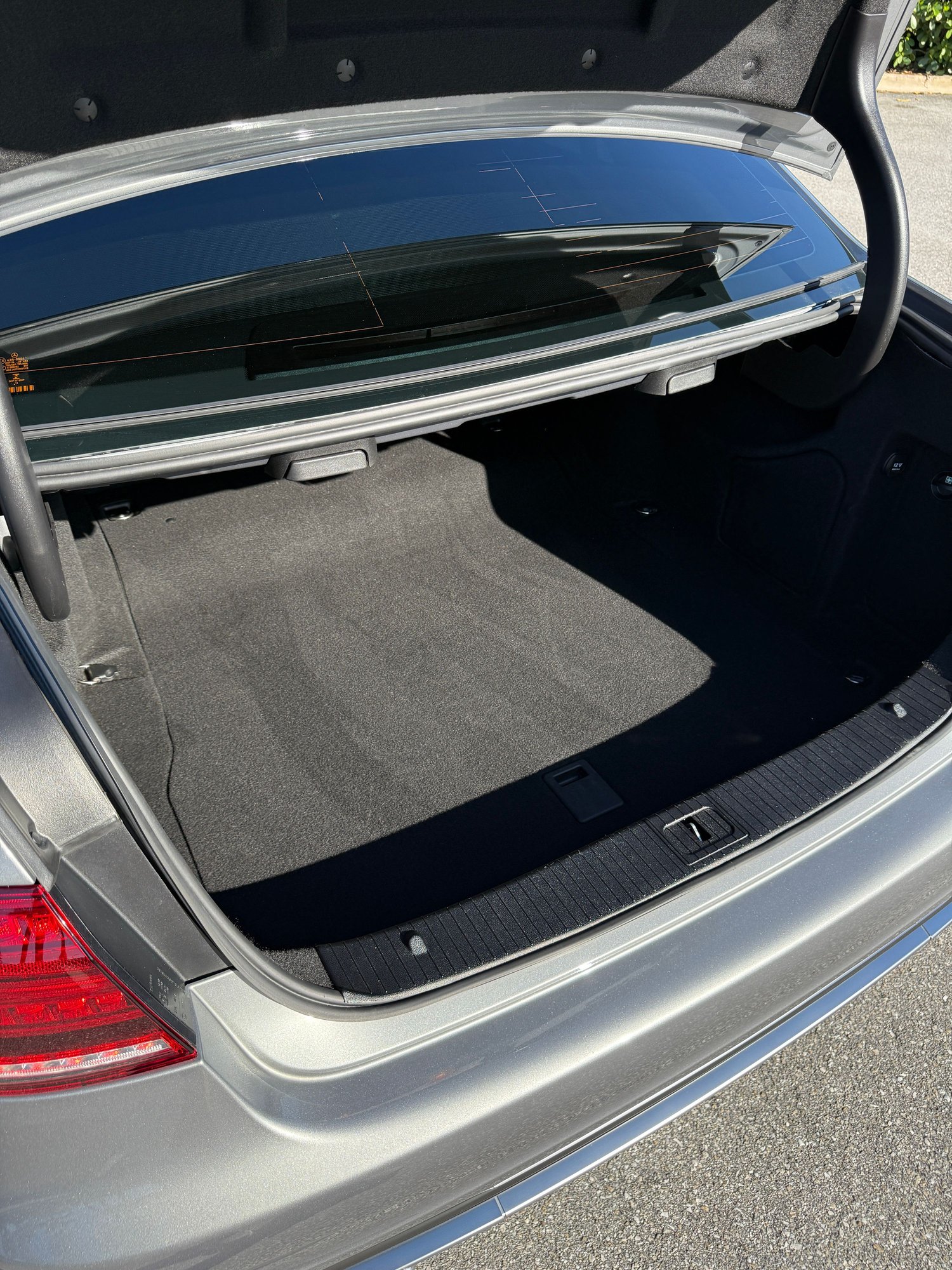 2015 Mercedes-Benz E400 - Like New 2015 Mercedes E400 Sedan - Rear Wheel Drive - Enthusiast Reconditioned - Used - VIN WDDHF6FB7FB094605 - 88,889 Miles - 6 cyl - 2WD - Automatic - Sedan - Silver - Port St Lucie, FL 34987, United States