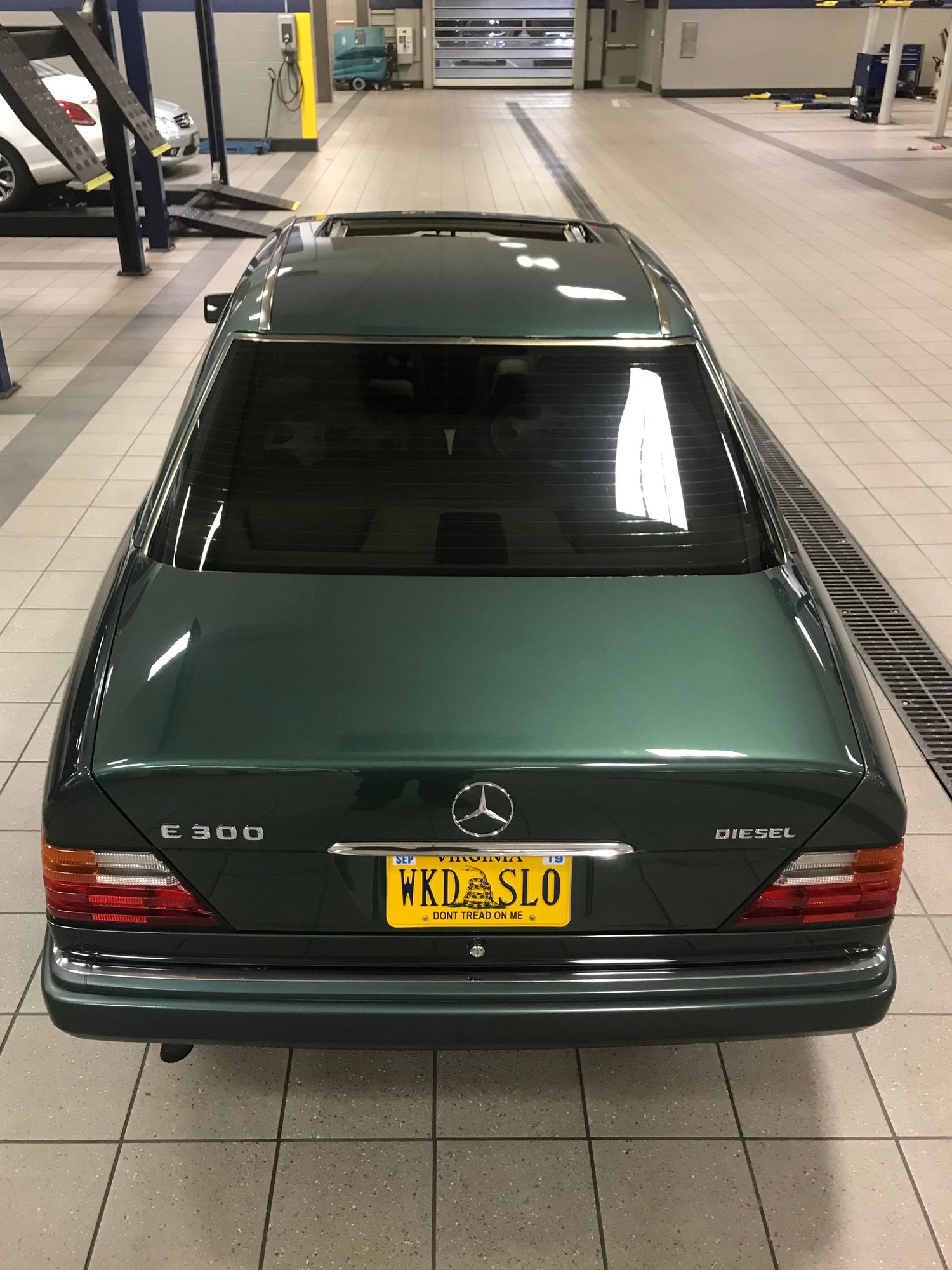 1995 Mercedes-Benz E300 - 1995 Mercedes-Benz E300 Diesel (Garage kept, dealership serviced, adult owned) - Used - VIN WDBEB31E6SC157429 - 239,801 Miles - 6 cyl - 2WD - Automatic - Sedan - Other - Manassas Park, VA 20111, United States