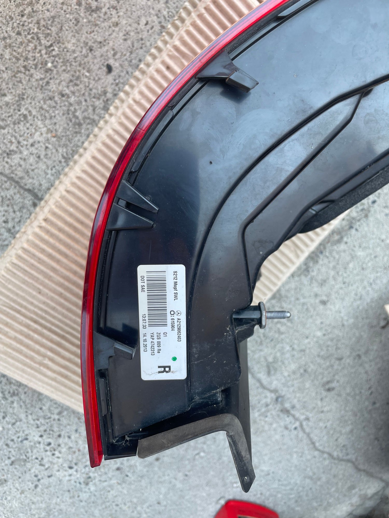 Lights - Mercedes S212 Wagon W212 Facelift outer tail lights - Used - 2014 to 2016 Mercedes-Benz E350 - 2014 to 2016 Mercedes-Benz E63 AMG - 2014 to 2016 Mercedes-Benz E-Class - Toronto, ON M5J2J1, Canada