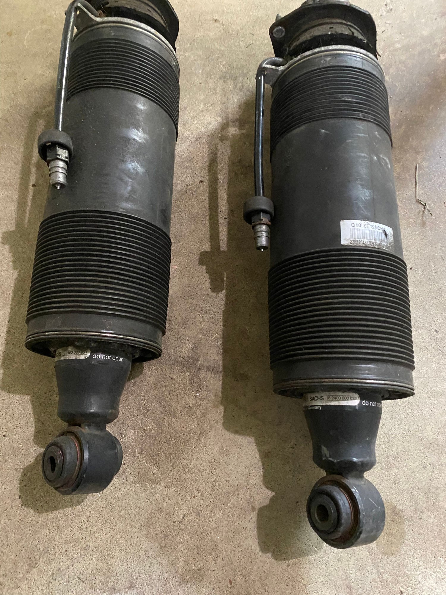 2005 Mercedes-Benz SL55 AMG - Set of 4 Used OEM AMG Air Struts Suspension - Steering/Suspension - $700 - Vienna, VA 22182, United States