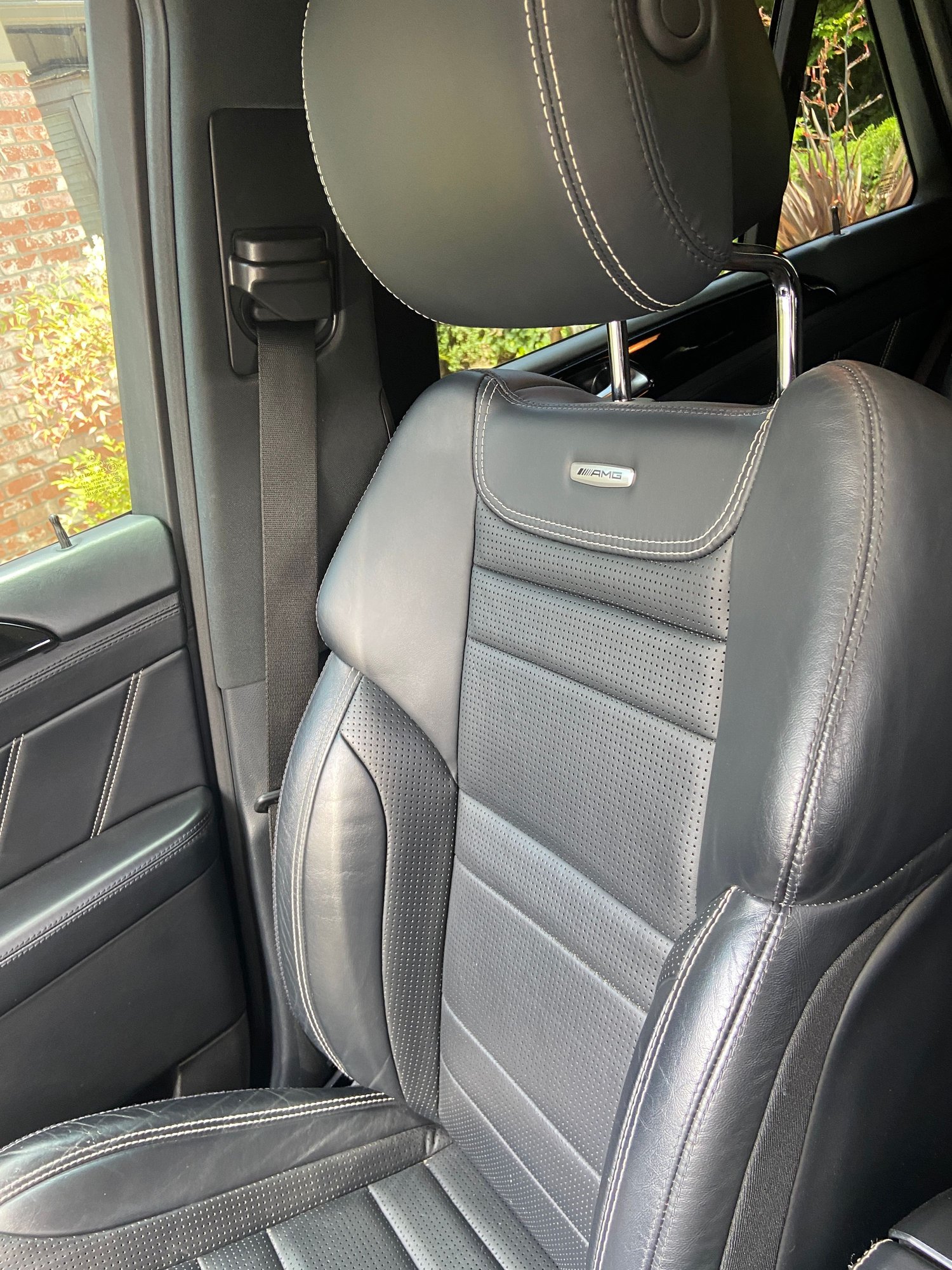 2013 Mercedes-Benz ML63 AMG - 2013 P30 Designo ML63 AMG - Used - VIN 4JGDA7EBXDA240959 - 73,000 Miles - 8 cyl - AWD - Automatic - SUV - White - Denver, CO 80207, United States