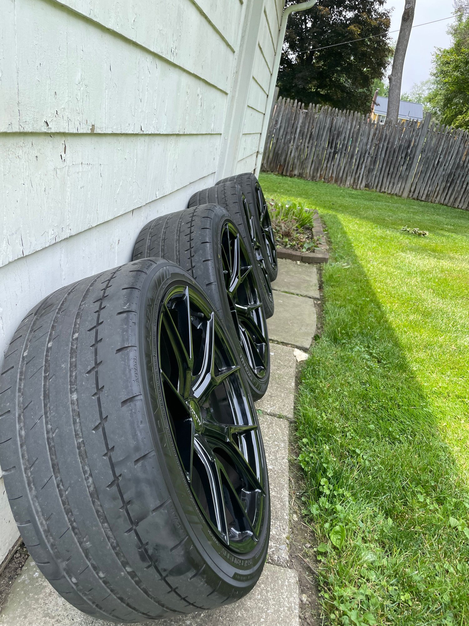 Wheels and Tires/Axles - 5x112 Varro 19x8.5 19x9.5 Staggered Gloss Black With Like New Yokohama Apex Tires - Used - 2017 to 2023 Mercedes-Benz C43 AMG - Elmira, NY 14905, United States