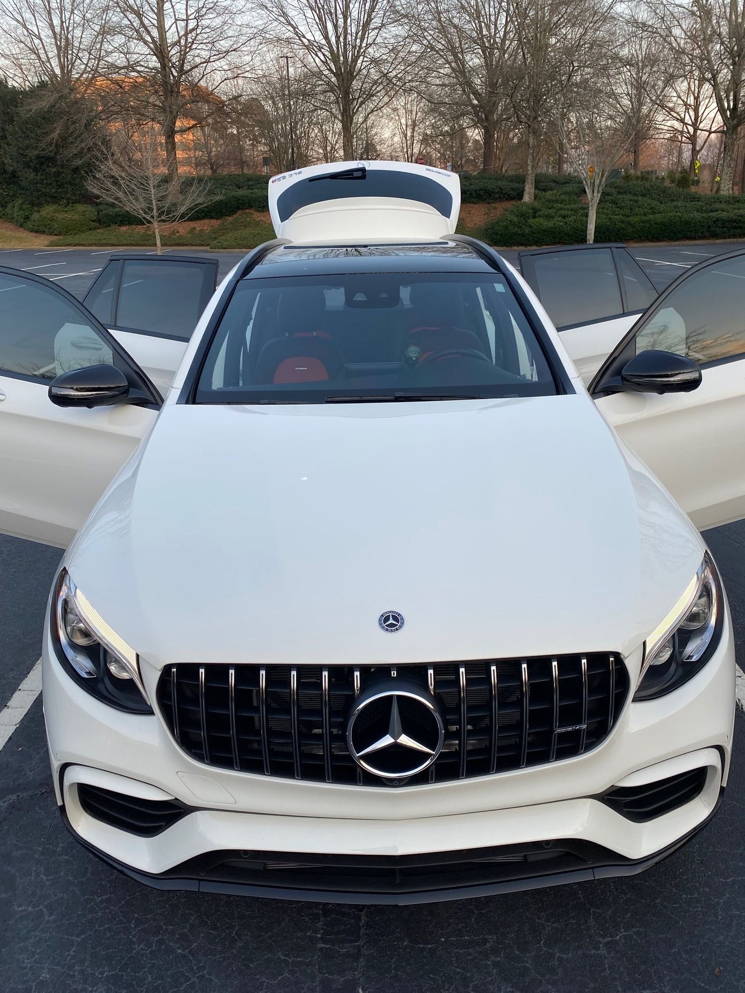 2019 Mercedes-Benz GLC63 AMG - 2019 Mercedes GLC 63 AMG - Used - VIN WDC0G8JB2KF490848 - 9,500 Miles - 8 cyl - AWD - Automatic - SUV - White - Alpharetta, GA 30009, United States