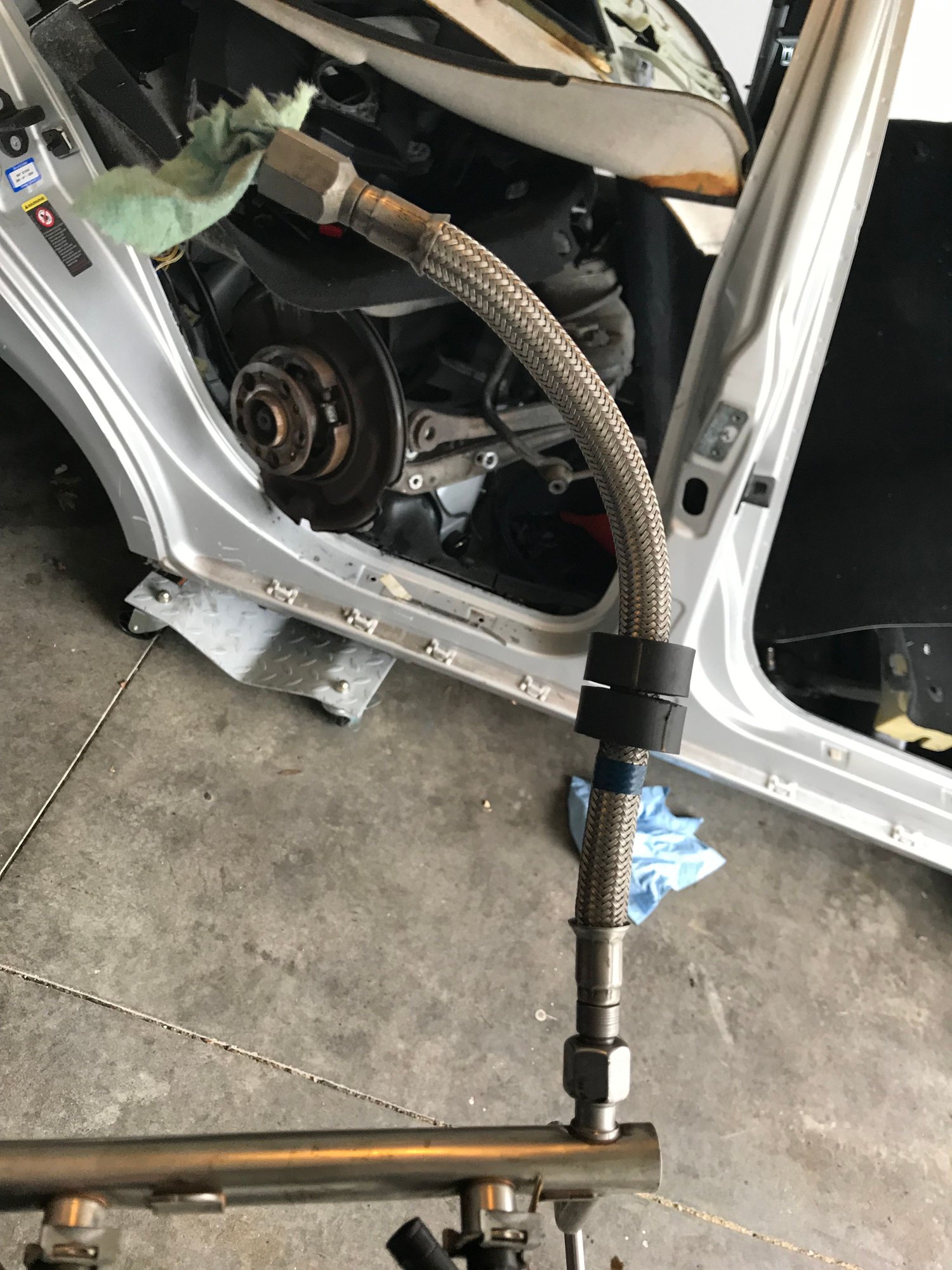 Engine - Intake/Fuel - AMG 63 Fuel Injection Rail & Injectors 6.2L M156 Mercedes S63 E63 CL63 - Used - 2007 to 2010 Mercedes-Benz E63 AMG - Cincinnati, OH 45211, United States
