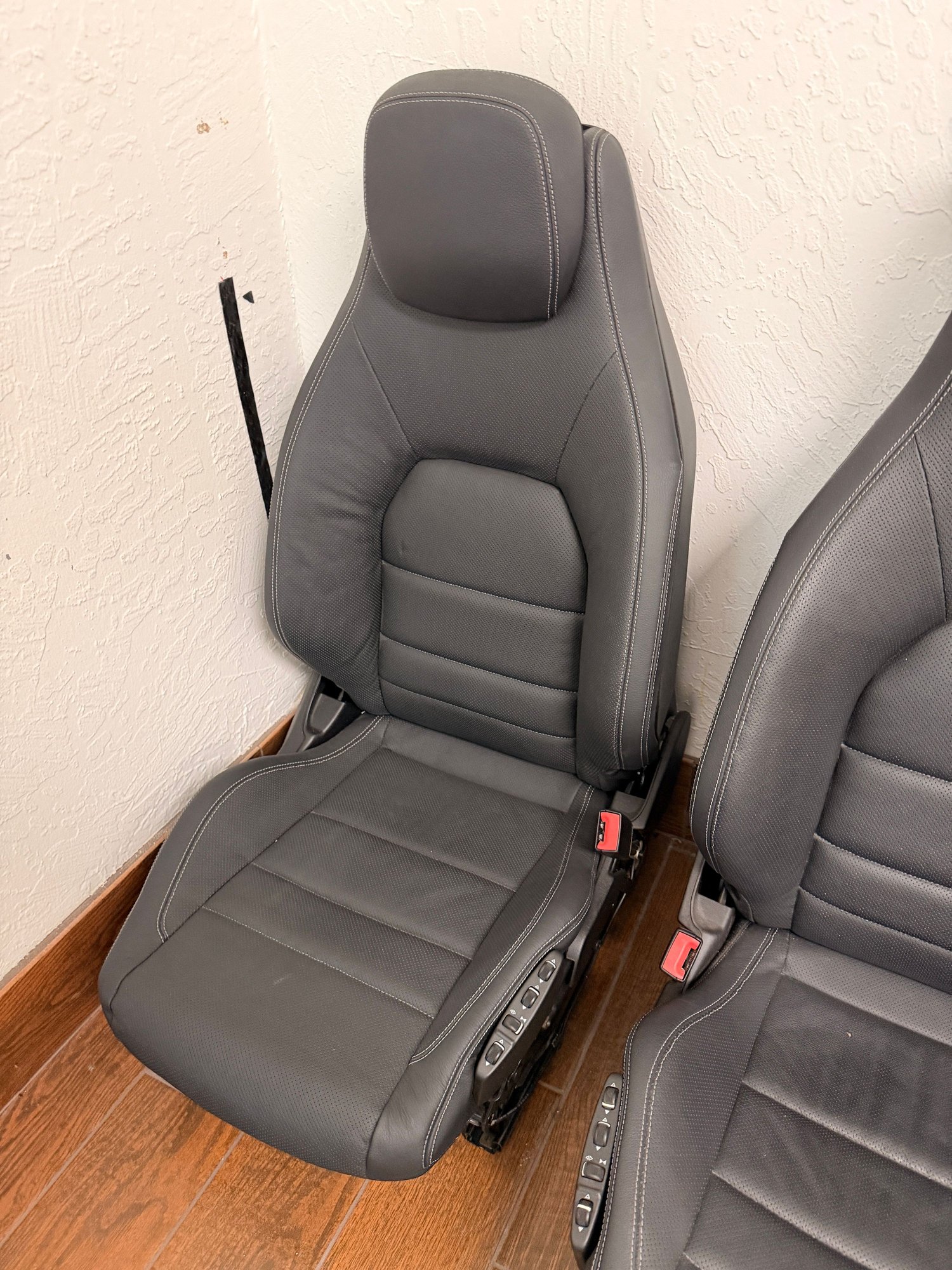 Interior/Upholstery - C207 Dynamic Front Drivee & Passenger Seats - Used - 2010 to 2017 Mercedes-Benz E350 - Costa Mesa, CA 92627, United States