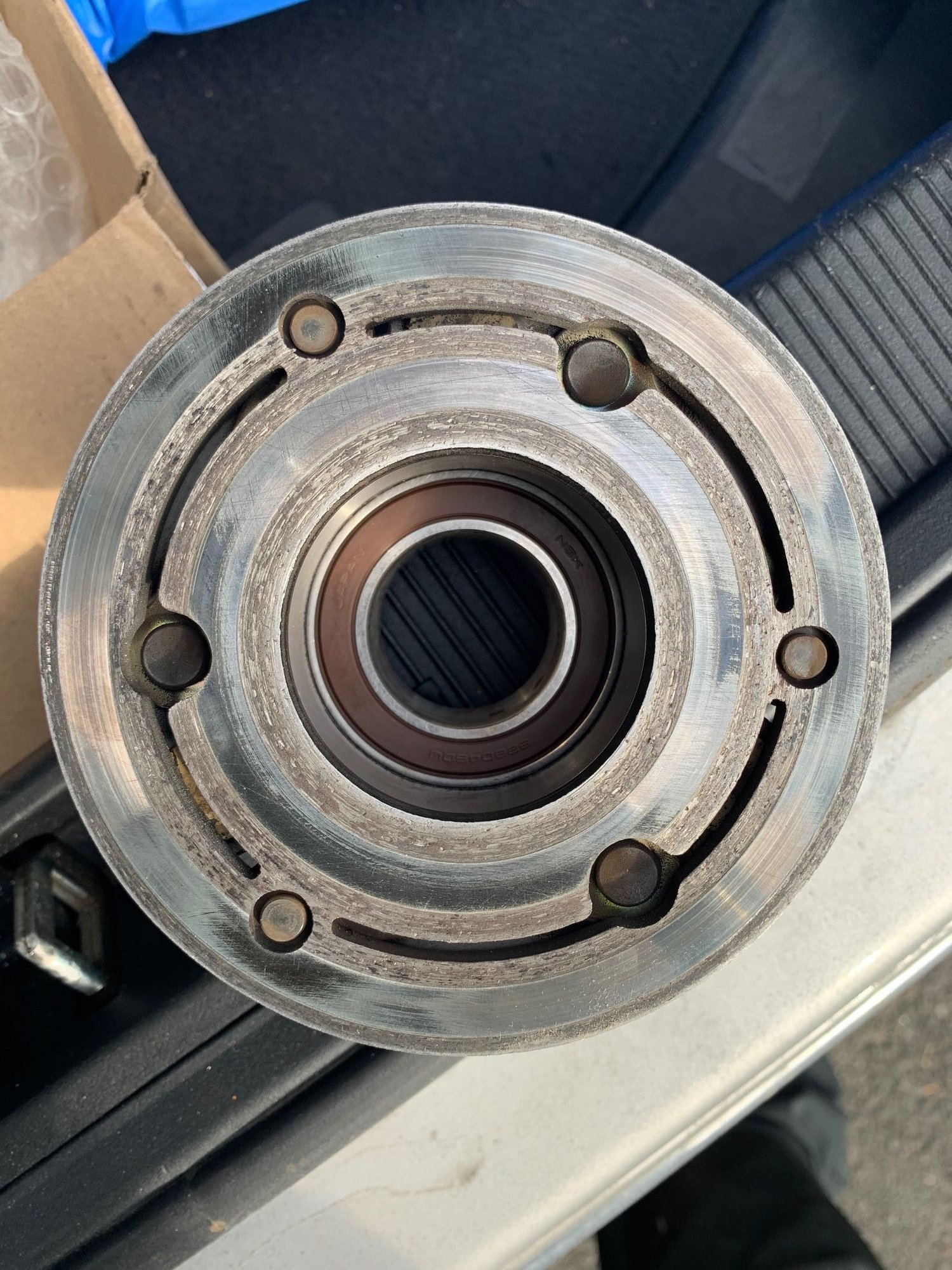Engine - Intake/Fuel - mercedes c32 amg orginal compressor pulley - Used - 2000 to 2004 Mercedes-Benz C32 AMG - Kungsbacka, Sweden