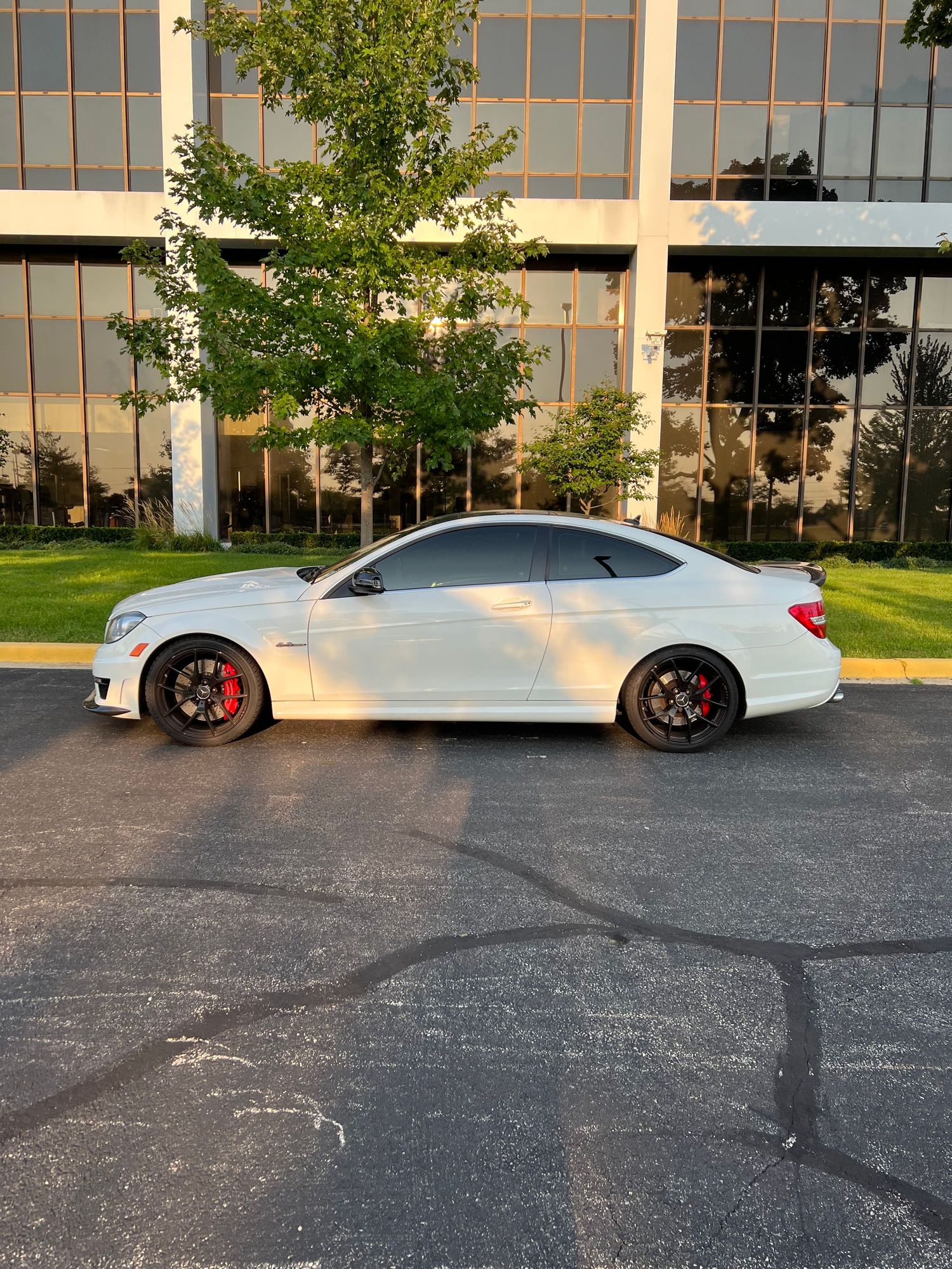 2014 Mercedes-Benz C63 AMG - FIRE BREATHING C63 507 FOR SALE - Used - VIN WDDGJ7HB5EG314242 - 85,000 Miles - 8 cyl - 2WD - Automatic - Coupe - White - Chicago, IL 60604, United States