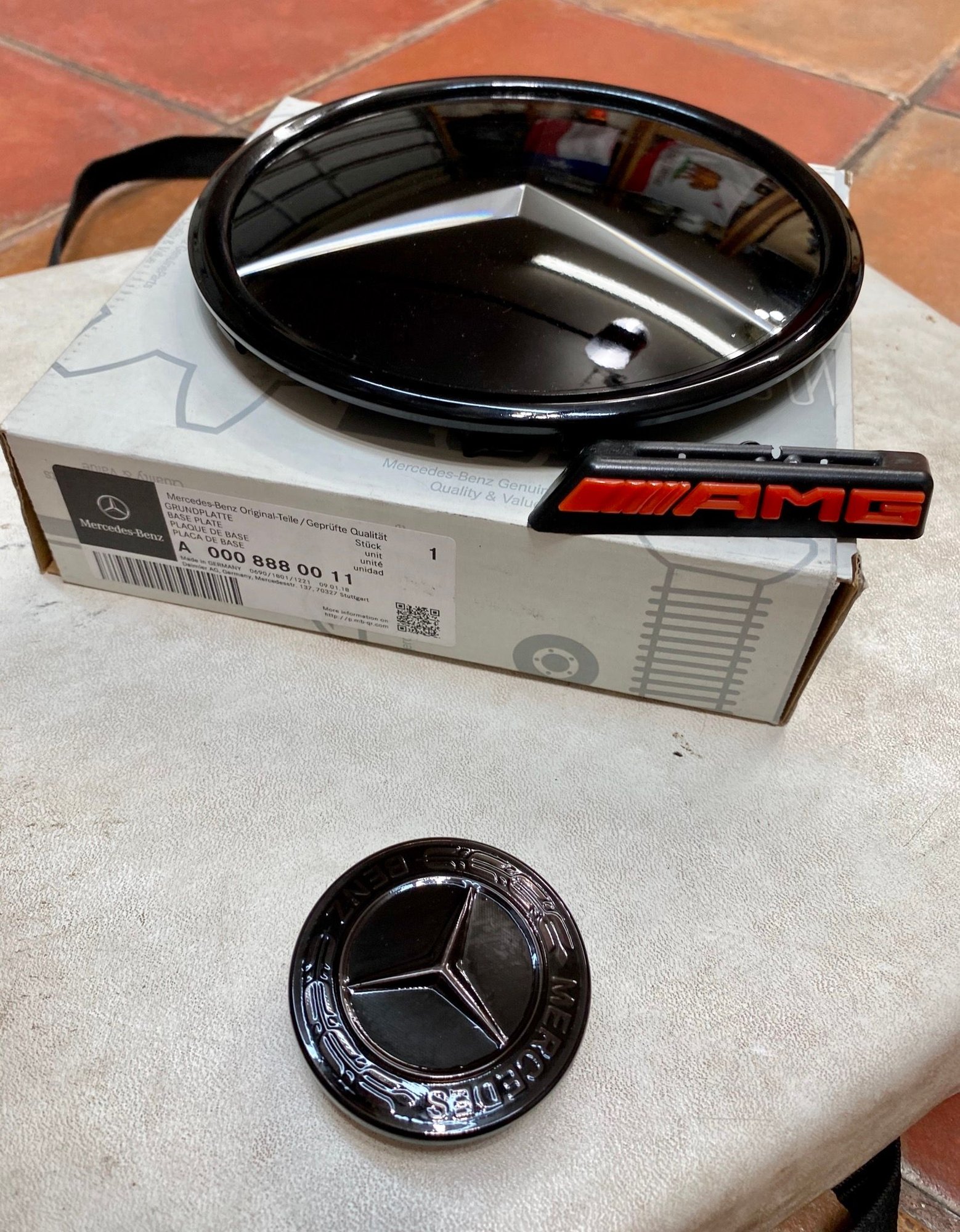 Exterior Body Parts - OEM Factory Mercedes AMG C63 front star, Hood and grille badges blacked out - Used - 2015 to 2020 Mercedes-Benz C63 AMG S - Miami, FL 33185, United States