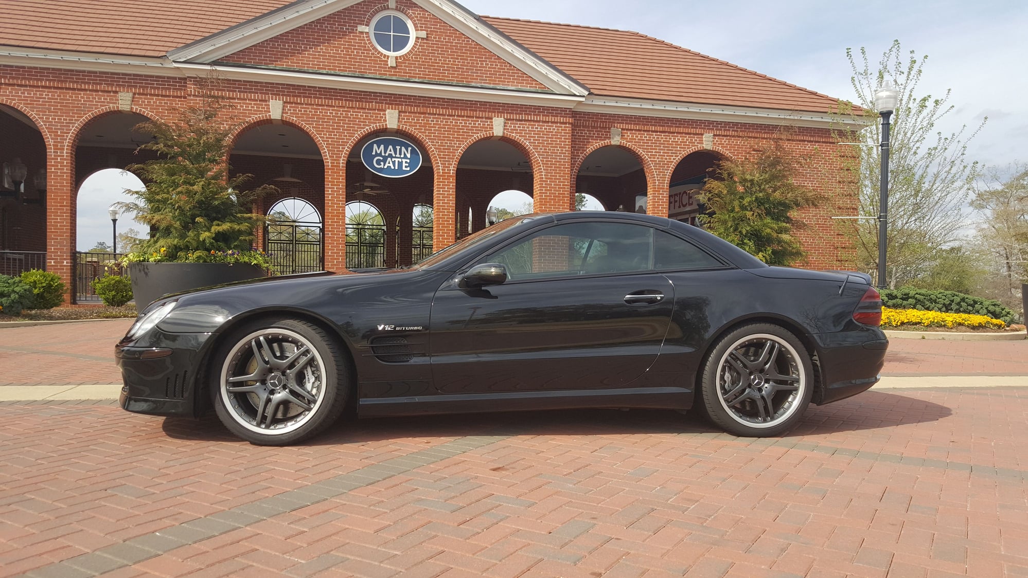 2006 Mercedes-Benz SL65 AMG - Super nice, low mile SL65 AMG - Used - VIN WDBSK79F06F109503 - 32,664 Miles - 12 cyl - 2WD - Automatic - Convertible - Black - Lagrange, GA 30240, United States