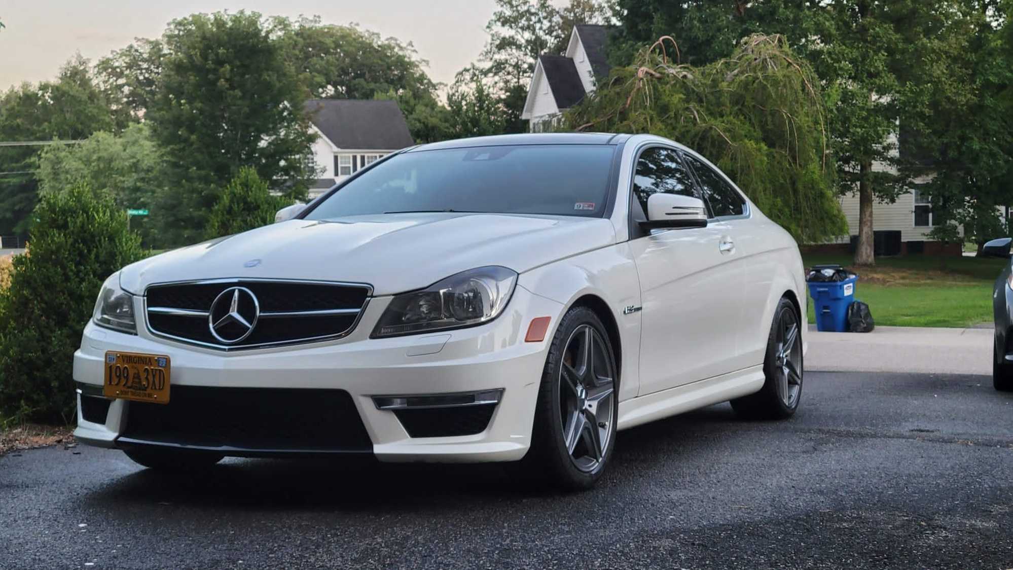 2013 Mercedes-Benz C63 AMG - 2013 Mercedes C63 AMG Coupe - Used - VIN WDDGJ7HB2DG035359 - 84,000 Miles - 8 cyl - 2WD - Automatic - Coupe - White - Arlington, VA 22206, United States