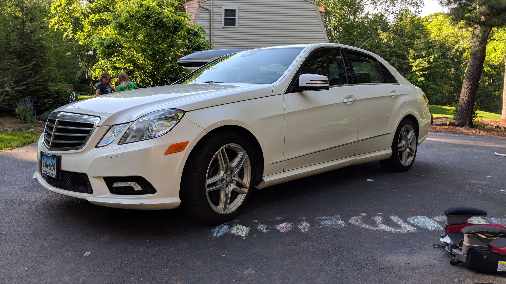 2011 Mercedes-Benz E550 - 2011 E550 4MATIC - Used - VIN WDDHF9AB2BA362209 - 162,000 Miles - 8 cyl - AWD - Automatic - Sedan - White - Guilford, CT 06437, United States