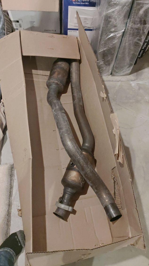 Engine - Exhaust - 2014 Mercedes ML63 AMG Downpipes. OEM - Used - 2012 to 2019 Mercedes-Benz ML63 AMG - Denver, CO 80233, United States