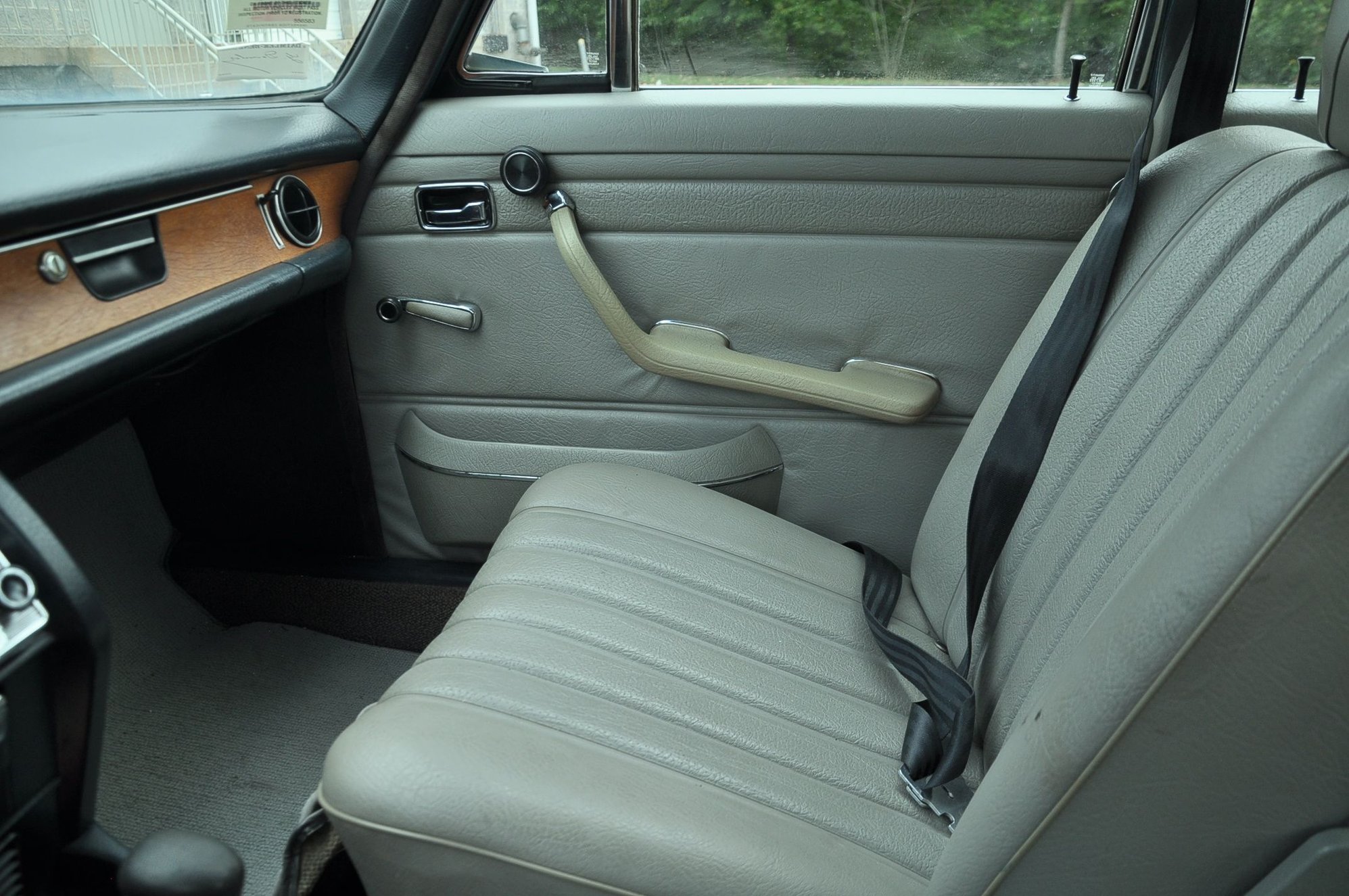 1971 Mercedes-Benz 250 - Very clean and good looking driver - Used - VIN ZARBA541861040083 - 104,000 Miles - 6 cyl - 2WD - Automatic - Sedan - Blue - Silver Spring, MD 20906, United States
