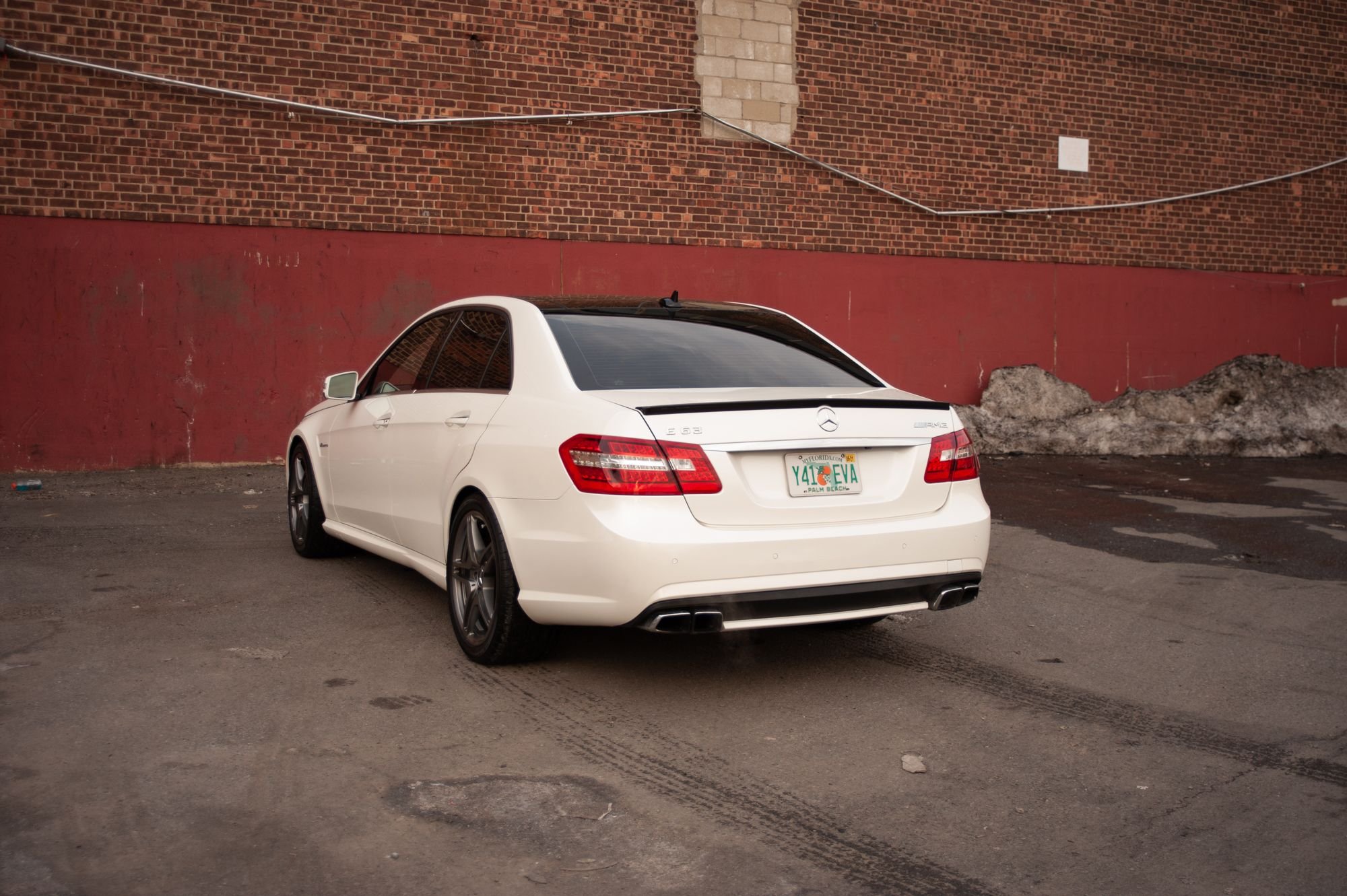 2013 Mercedes-Benz E63 AMG - 2013 E63 Sedan - P30 Package, Carbon Ceramic Brakes, Dynamic Massaging Seat - Used - VIN WDDHF7EBXDA723252 - 49,500 Miles - 8 cyl - 2WD - Automatic - Sedan - White - Long Island, NY 11758, United States