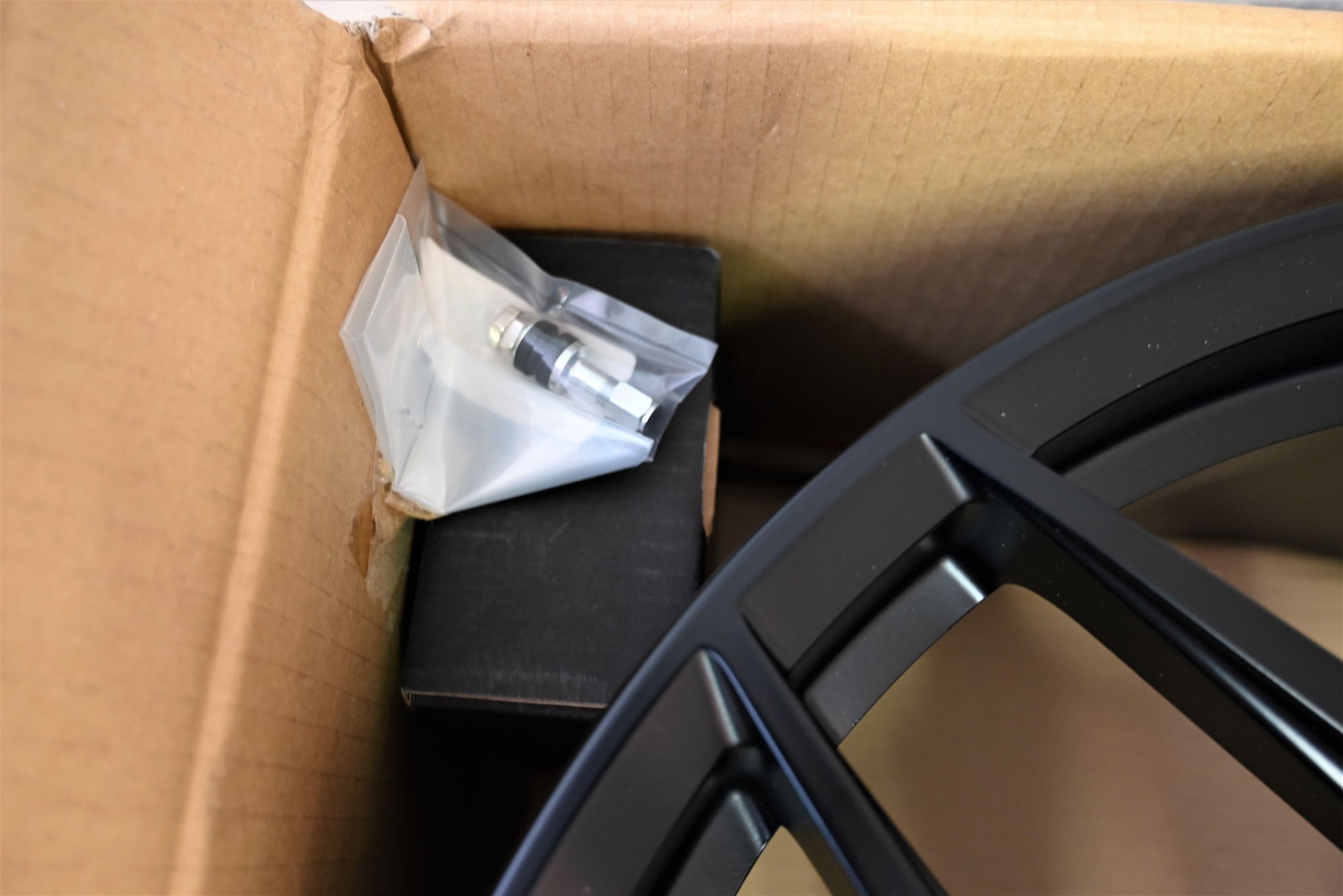 Wheels and Tires/Axles - HRE FlowForm FF01 Wheels BRAND NEW IN BOXES – never mounted 30% off new list price - New - All Years Any Make All Models - Tucson, AZ 85750, United States